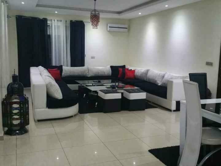 Islane Apartment *